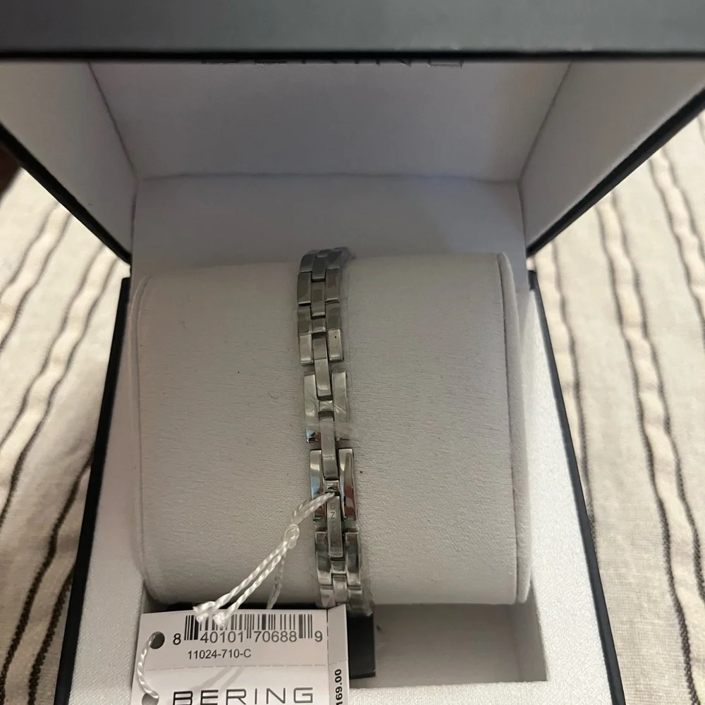 Bering two-toned ladies quartz watch - Picture 2 of 4